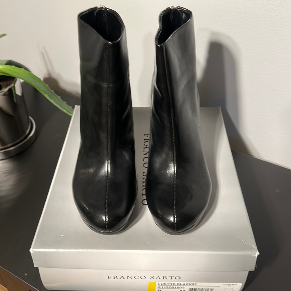 Franco Sarto 4 inch bootie. Mint condition!